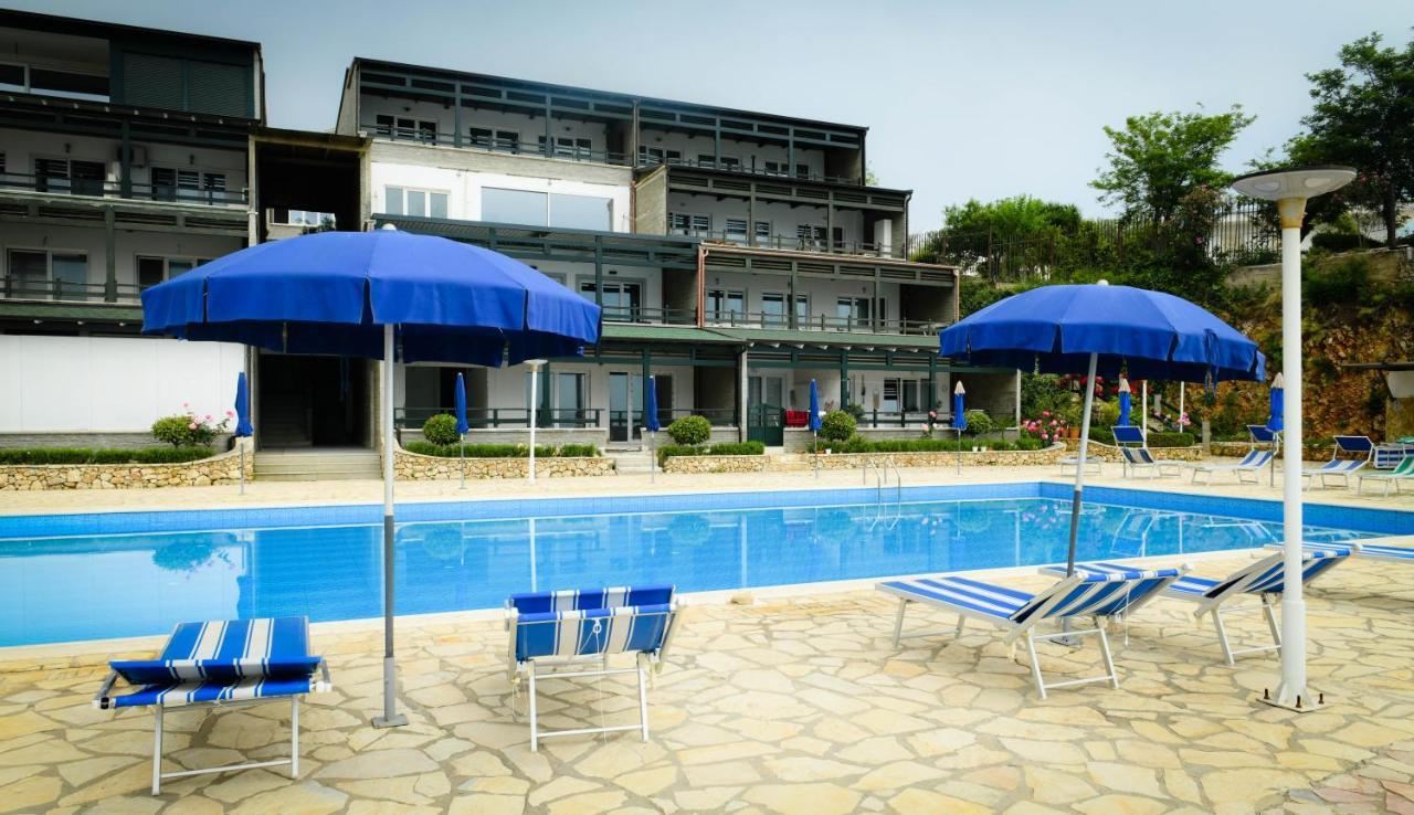 Vila Rina At Aquamarine Residence Vlore Exterior photo