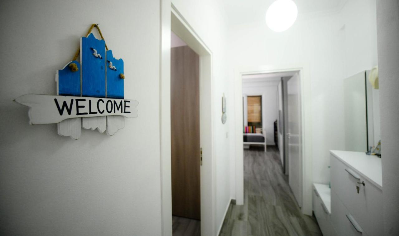 Vila Rina At Aquamarine Residence Vlore Exterior photo