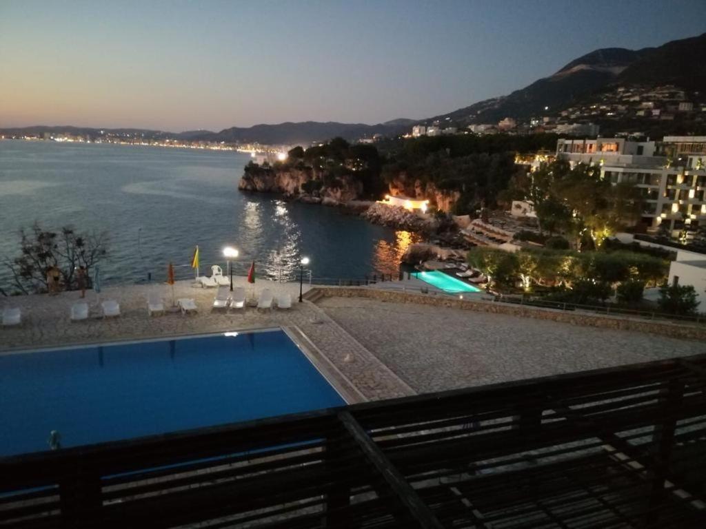 Vila Rina At Aquamarine Residence Vlore Exterior photo
