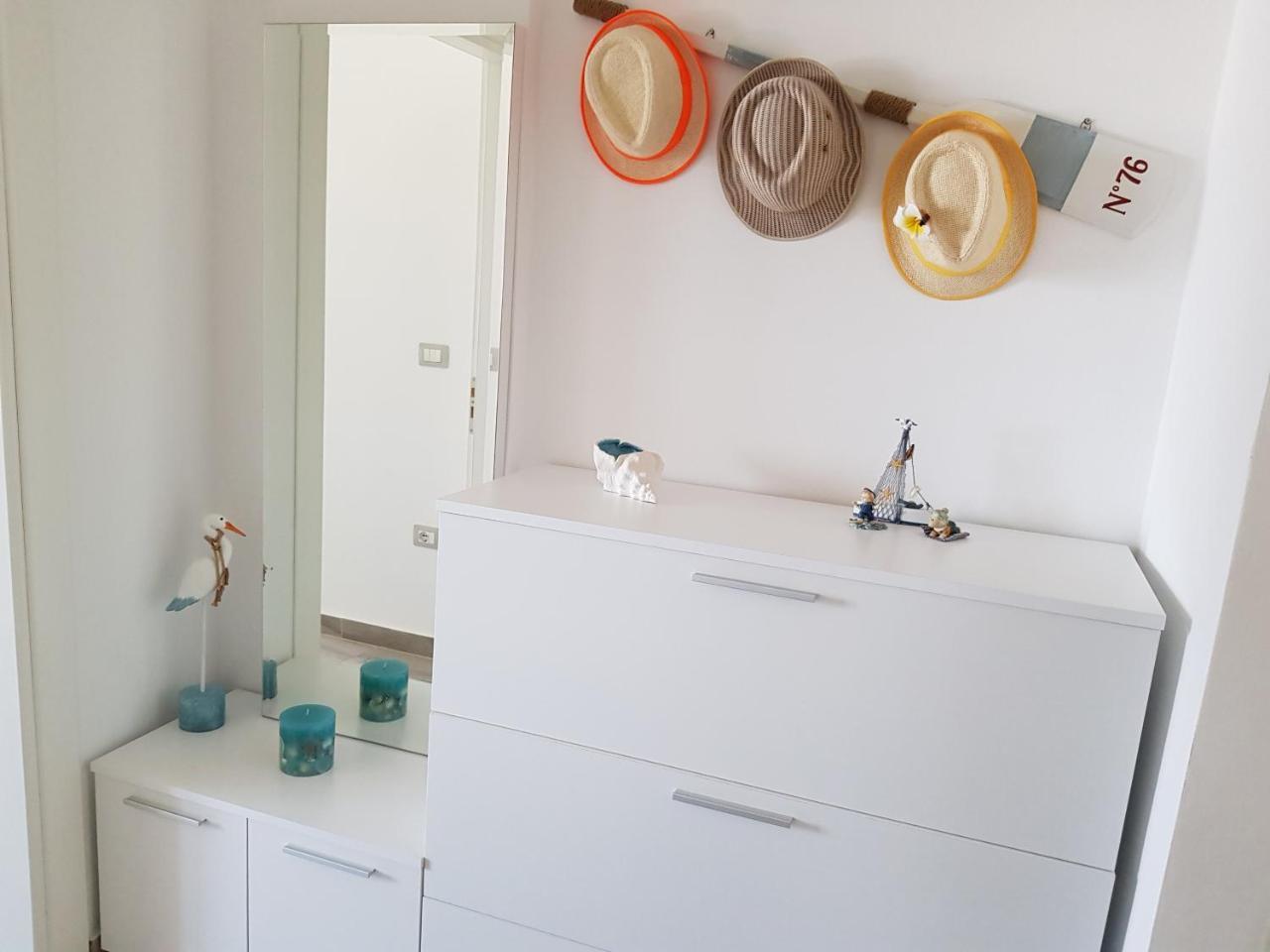 Vila Rina At Aquamarine Residence Vlore Exterior photo